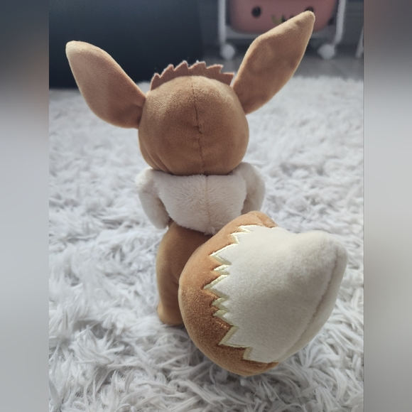 Nintendo POKEMON EEVEE Smiling 8" Plush Stuffed Animal - Picture 2 of 2
